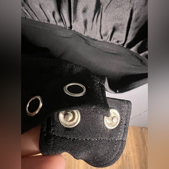 Express Satin-Look Long Sleeve Bodysuit. Size S - Picture 11 of 11